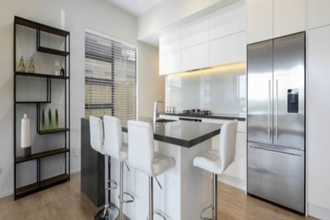 Photo of property in 25 Vogwill Road, Kumeu, 0810