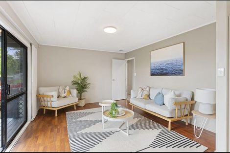 Photo of property in 9 Kupari Place, Totara Vale, Auckland, 0629