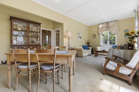 Photo of property in 2 Hoyle Place, New Plymouth, 4310