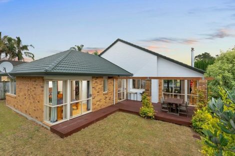 Photo of property in 81 Summerland Drive, Henderson, Auckland, 0612