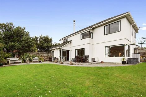 Photo of property in 2 Pikitanga Close, Tawa, Wellington, 5028