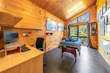 Photo of property in 19 Carlow Grove, Birchville, Upper Hutt, 5018