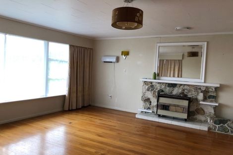 Photo of property in 15 Bancroft Terrace, Newlands, Wellington, 6037