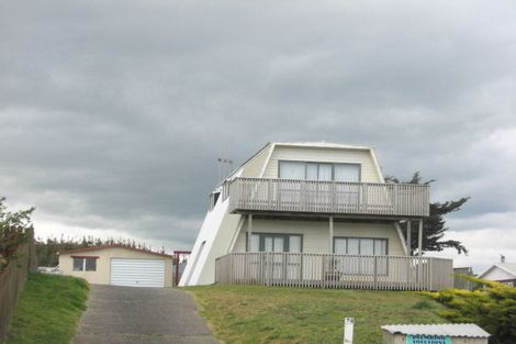 Photo of property in 74 Kahukura Avenue, Waitarere Beach, Levin, 5510