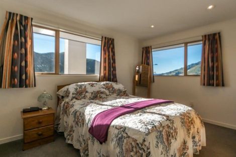 Photo of property in 14 Ranui Street, Waikawa, Picton, 7220