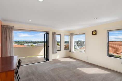 Photo of property in 25 Village Park Drive, Welcome Bay, Tauranga, 3112