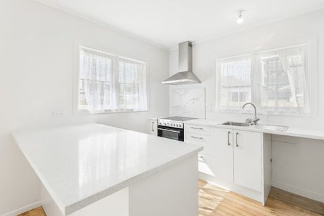 Photo of property in 16 Serjeant Street, Henderson, Auckland, 0612