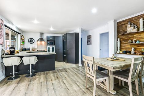 Photo of property in 11 Te Ironui Place, Huntington, Hamilton, 3210