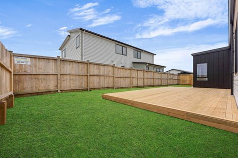 Photo of property in 73 Clarks Beach Road, Clarks Beach, 2122