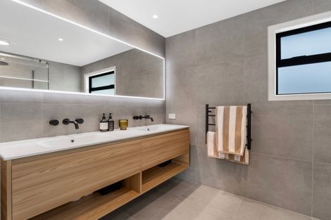 Photo of property in 141 Oceanview Road, Mount Maunganui, 3116