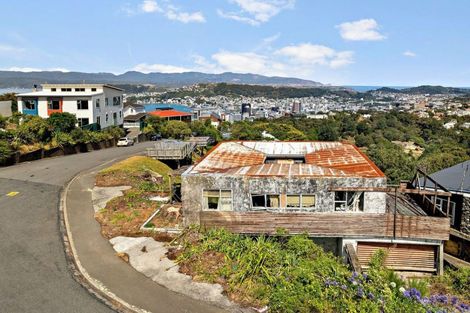 Photo of property in 4 Puketiro Avenue, Northland, Wellington, 6012