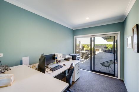 Photo of property in 77 Algernon Road, Longlands, Hastings, 4172