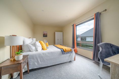 Photo of property in 54 Amesbury Drive, Churton Park, Wellington, 6037