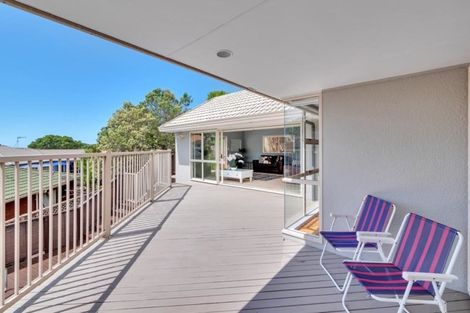 Photo of property in 50 Crestview Place, Browns Bay, Auckland, 0630