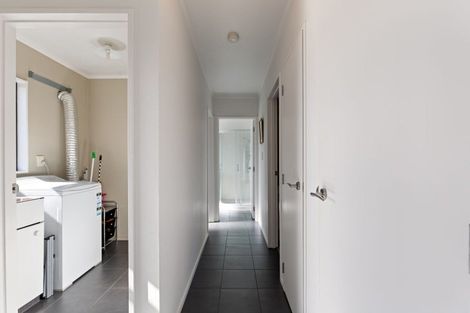 Photo of property in 16 Gladys Place, Kelvin Grove, Palmerston North, 4414