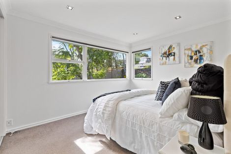 Photo of property in 16 Weatherly Road, Torbay, Auckland, 0630