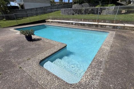 Photo of property in 20 Tawhana Crescent, Red Beach, 0932
