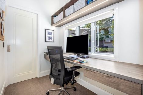 Photo of property in 15 Nikau Street, Eastbourne, Lower Hutt, 5013