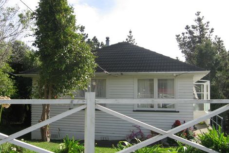 Photo of property in 11 Amundsen Grove, Stokes Valley, Lower Hutt, 5019