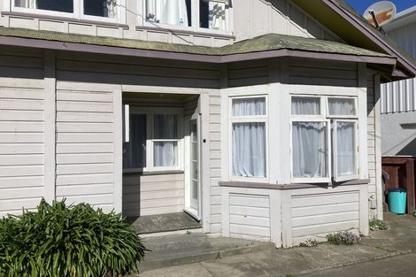 Photo of property in 87 Queens Drive, Lyall Bay, Wellington, 6022