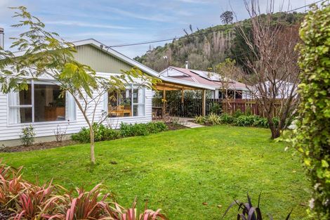 Photo of property in 14 Bell Street, Featherston, 5710