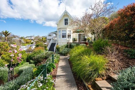 Photo of property in 14 Cameron Road, Bluff Hill, Napier, 4110