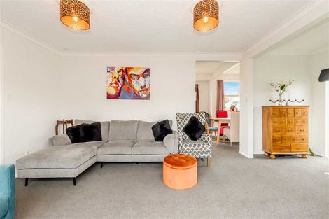 Photo of property in 43 Walton Road, Paraparaumu Beach, Paraparaumu, 5032