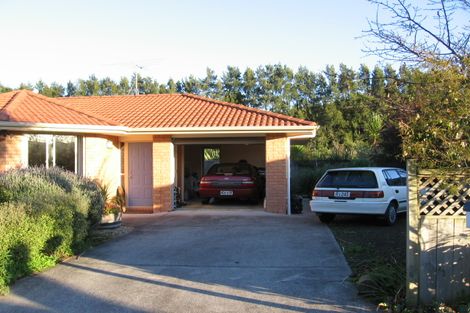 Photo of property in 24 Swanson Oaks, Swanson, Auckland, 0612