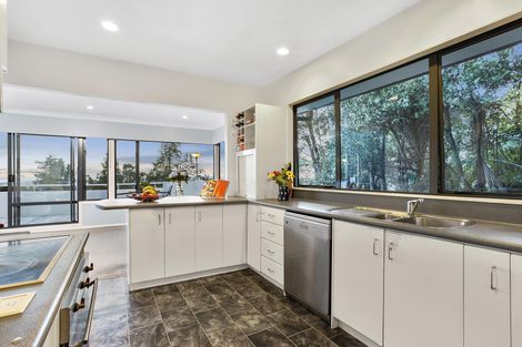 Photo of property in 1 Park Road, Titirangi, Auckland, 0604