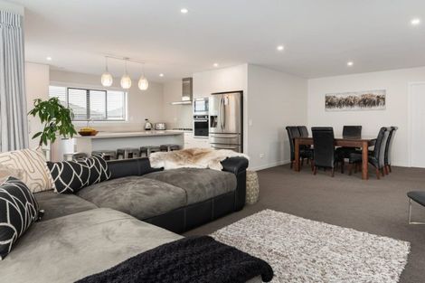 Photo of property in 14 Harding Drive, Papamoa Beach, Papamoa, 3118