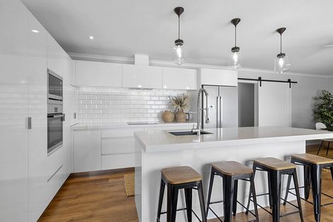 Photo of property in 3c Honeyfield Drive, Whalers Gate, New Plymouth, 4310