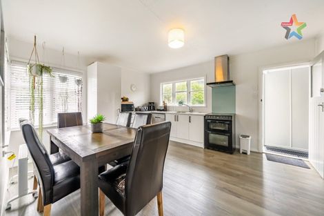 Photo of property in 35 Lees Grove, Wainuiomata, Lower Hutt, 5014