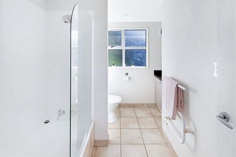 Photo of property in 10 Erlestoke Crescent, Churton Park, Wellington, 6037