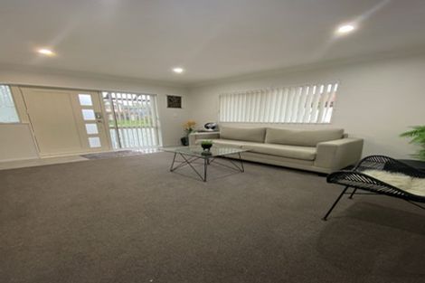 Photo of property in 40 Baverstock Road, Flat Bush, Auckland, 2016