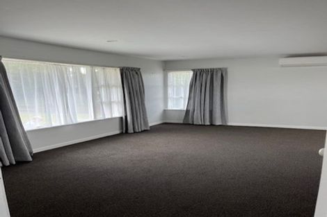 Photo of property in 11 Thomas Rea Place, Te Atatu South, Auckland, 0610