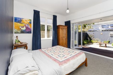 Photo of property in 7 Marine Parade, Eastbourne, Lower Hutt, 5013