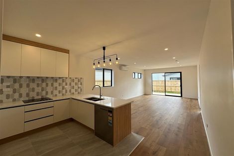 Photo of property in 32 Hari Road, Karaka, 2113