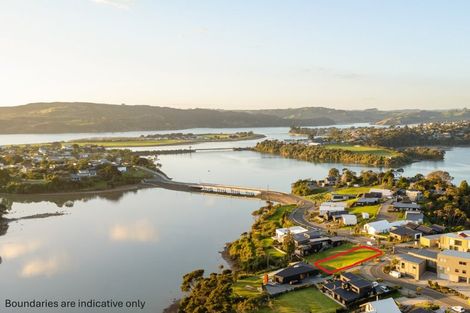 Photo of property in 2 Pekapeka Street, Raglan, 3225