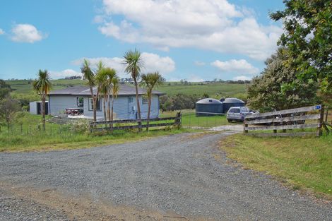 Photo of property in 17 Ranganui Road, Kaiwaka, 0573