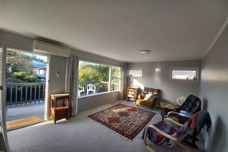 Photo of property in 1/28 Fairclough Road, Beach Haven, Auckland, 0626