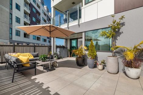 Photo of property in 205/8 Waikumete Road, Glen Eden, Auckland, 0602