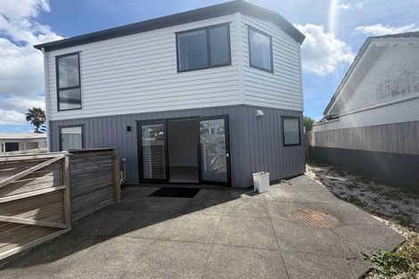Photo of property in 8 Whangamaru Way, Papakura, 2110