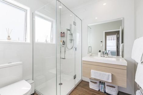 Photo of property in 101 Karepiro Drive, Stanmore Bay, Whangaparaoa, 0932