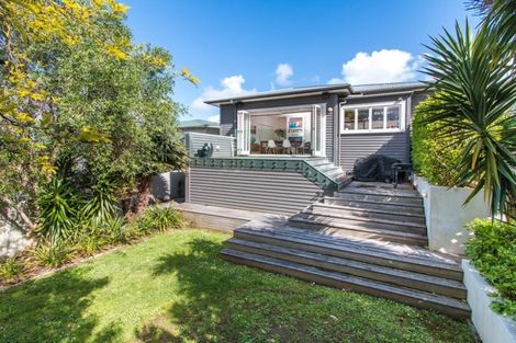 Photo of property in 6 Westmere Crescent, Westmere, Auckland, 1022