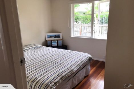 Photo of property in 30 Vera Road, Te Atatu South, Auckland, 0610