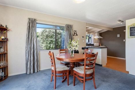 Photo of property in 5 Sheraton Place, Redwood, Christchurch, 8051