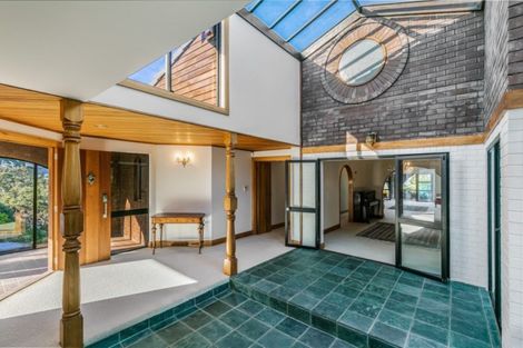 Photo of property in 27 Chelverton Terrace, Red Beach, 0932