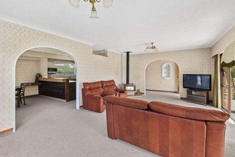 Photo of property in 25 Rauparaha Street, Waikanae Beach, Waikanae, 5036