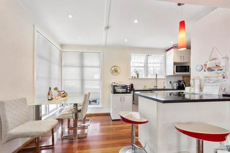 Photo of property in 15 Astley Avenue, New Lynn, Auckland, 0600