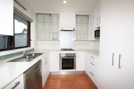 Photo of property in 2/11 Taharoto Road, Takapuna, Auckland, 0622